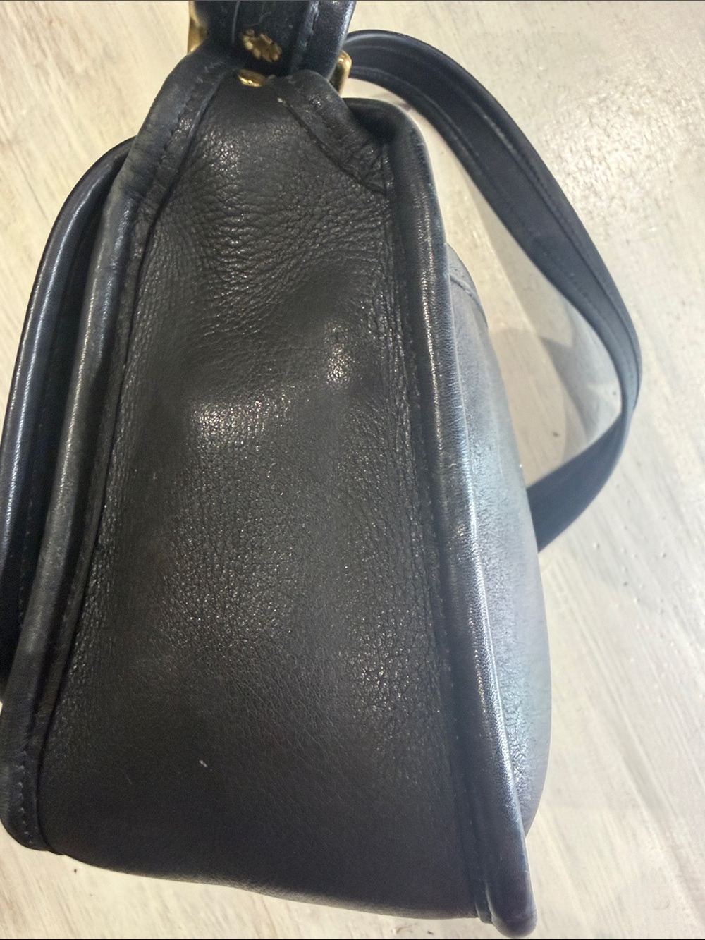 Vintage Coach Legacy Small Flap Black Leather Crossbody with Gold Turnlock - Picture 9 of 16